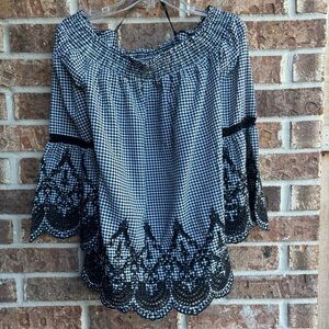 City chic 𝅺off the Shoulder♠️Black/White GinghamTop Lace Hem Sz xs/14